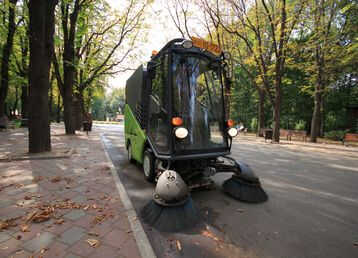 servicii publice iasi salubrizare parc