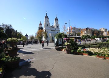 servicii publice iasi hram sf. parascheva